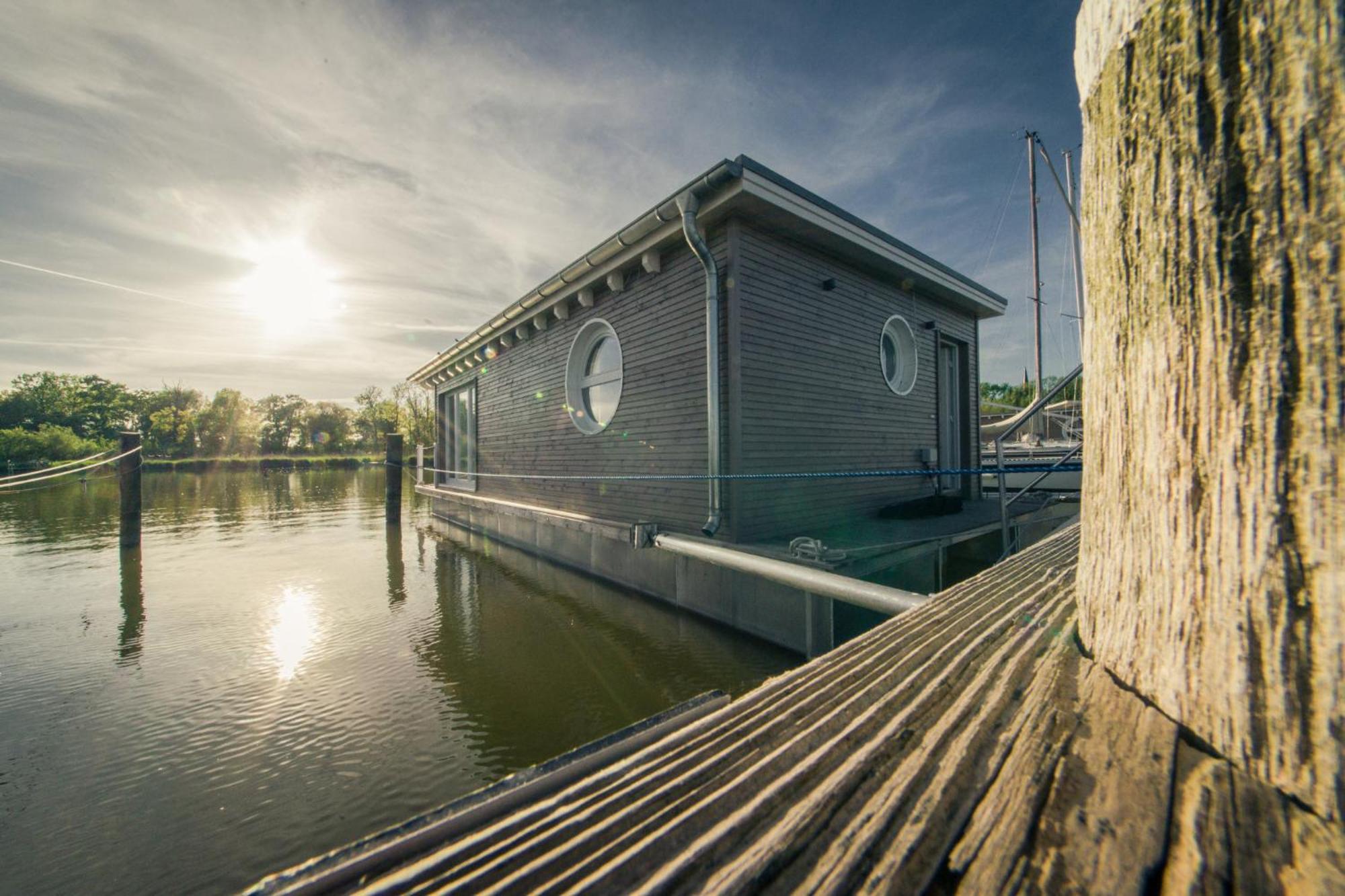 Lieblingsplatz Parey - Schwimmendes Seehotel Kültér fotó